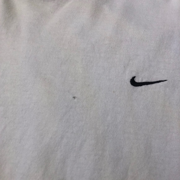 Vintage Nike swoosh tee - Picture 5 of 6